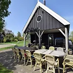 De Schuur Holiday home *